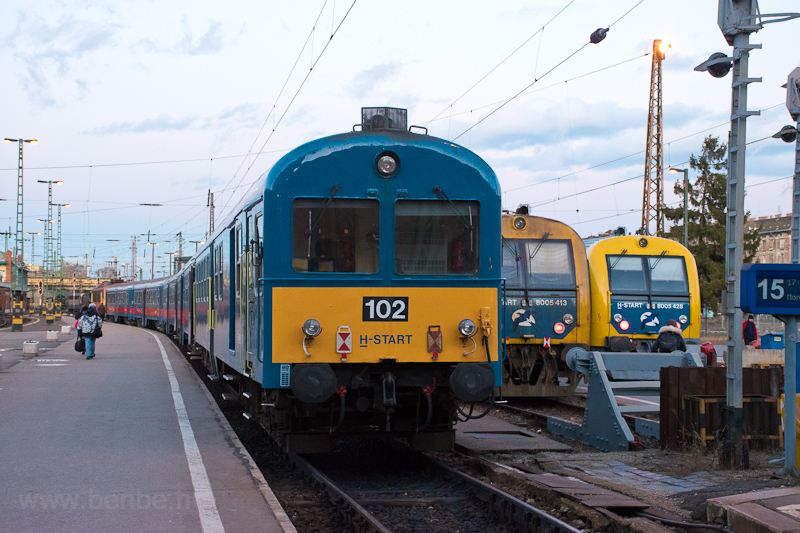 A MV-START BDt 102 Csrgő-vezrlőkocsi Budapest-Nyugati plyaudvaron fot