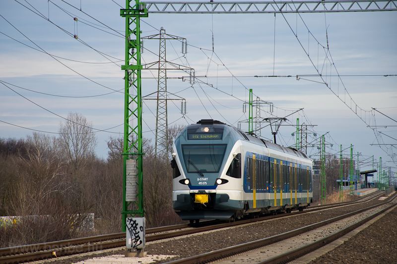 A MV-START 415 075 plyaszm Stadler FLIRT a Budapest-Esztergom vastvonalon Aquincum s buda kztt fot