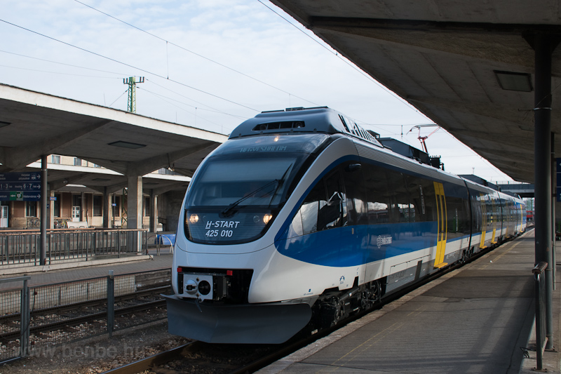 A MV-START 425 010 plyaszm Bombardier Talent motorvonat Győr llomson fot