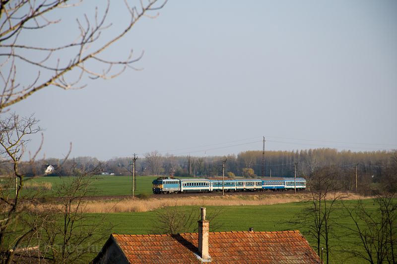 The MÁV-START 431 223 seen  picture