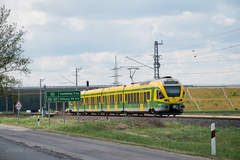The GYSEV 415 505 seen betw photo