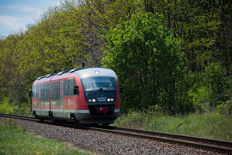 A MV-START 426 020 Győrszemere s Mnfőcsanak kztt fot