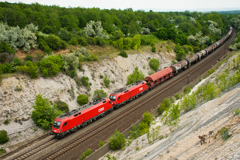 The ÖBB 1116  019-1 and the picture