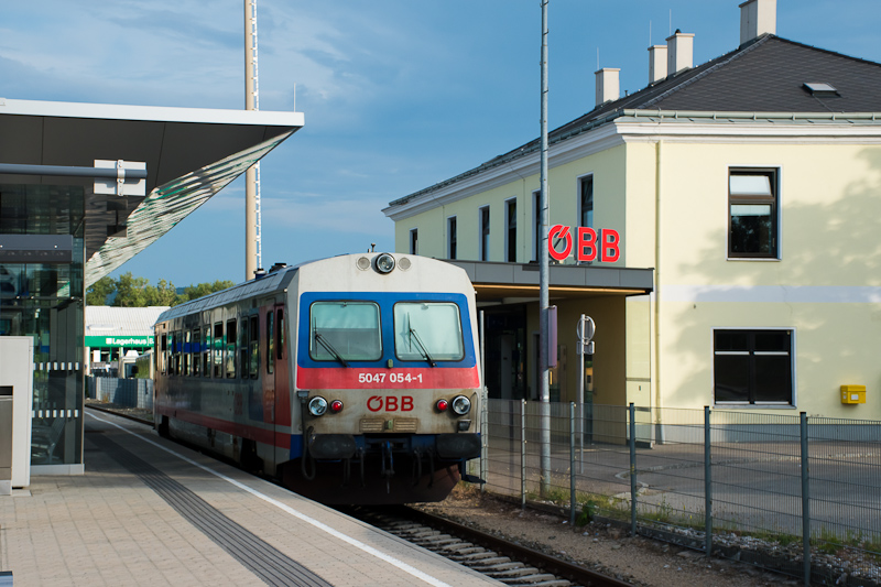 The ÖBB 5047 054-1 seen at  photo