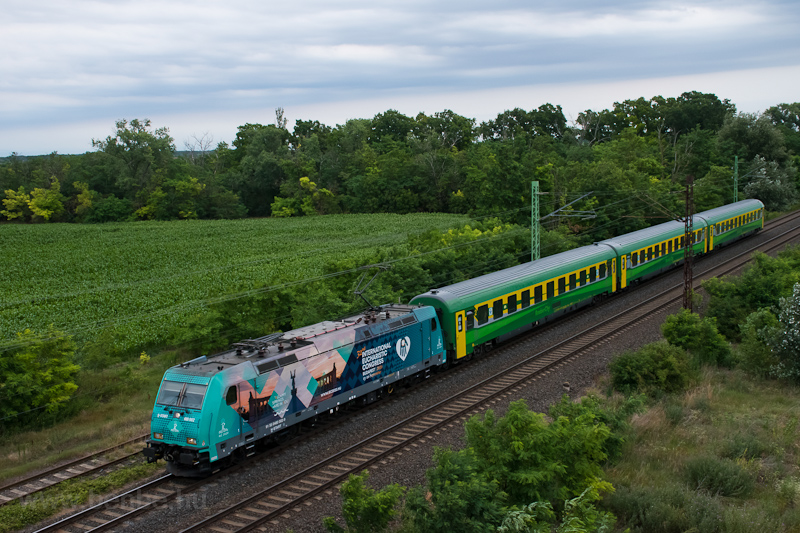 The MV-START 480 002 seen between Győrszentivn and Győr-Gyrvros photo