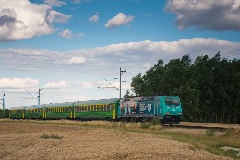 The GYSEV 480 002 seen betw photo