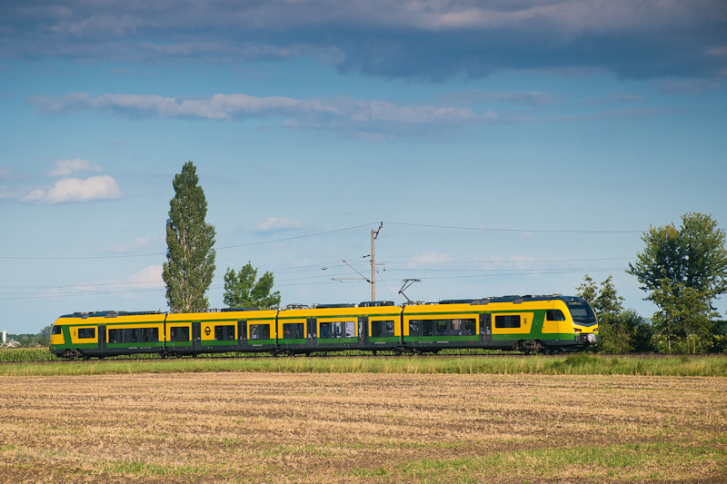 The GYSEV 435 510 seen betw photo