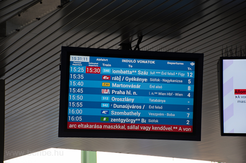 A Regiojet Budapest - Bcs - Prga vonatnak kijelzse a Dli plyaudvaron fot