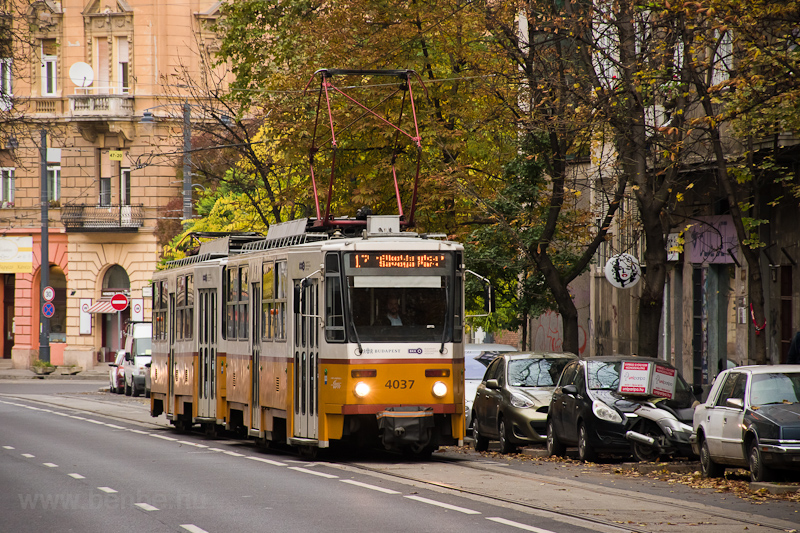 A BKV 4037 plyaszm Tatra T5C5 villamosa a Trk utcban fot