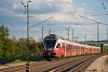 A MÁV-START 415 043 piros FLIRT Érd állomáson
