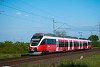 A MÁV-START 425 008 pályaszámú piros Bombardier Talent Öttevény és Abda között