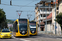 The BKK CAF 2231 and 2233 seen at a Bécsi úton, on tram line 19
