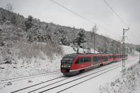 The MÁV-START 426 027 seen between Pilisvörösvár and Pázmáneum in the snow-covered Terranova passing loop