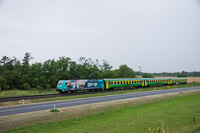 The MÁV-START 480 002 seen between Enese and Kóny