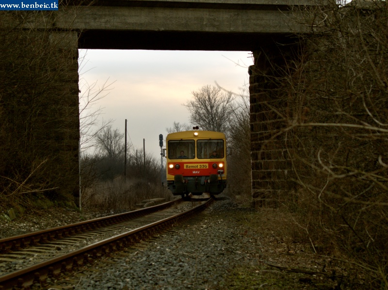 The Bzmot 330 is arriving at Csajg from Lepsny photo