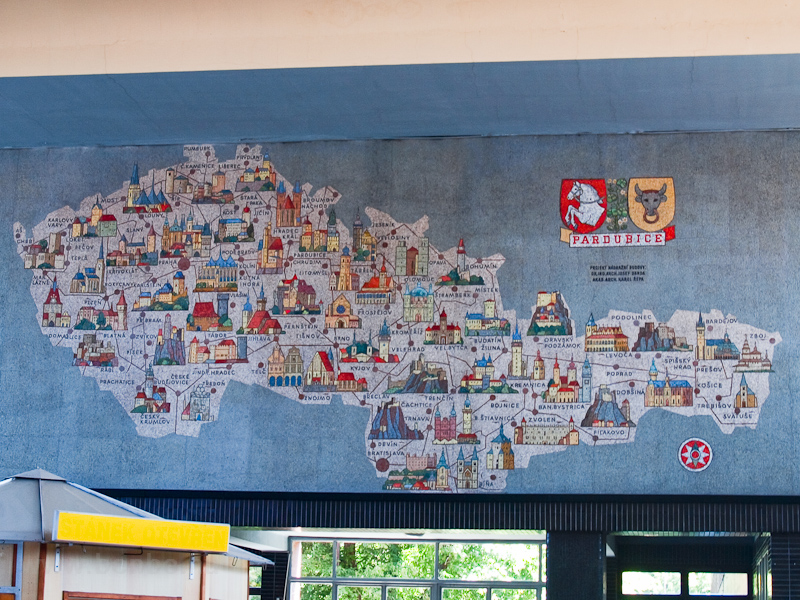 Csehszlovkai nevezetessgei festett mozaikkal a pardubicei vastllomson fot