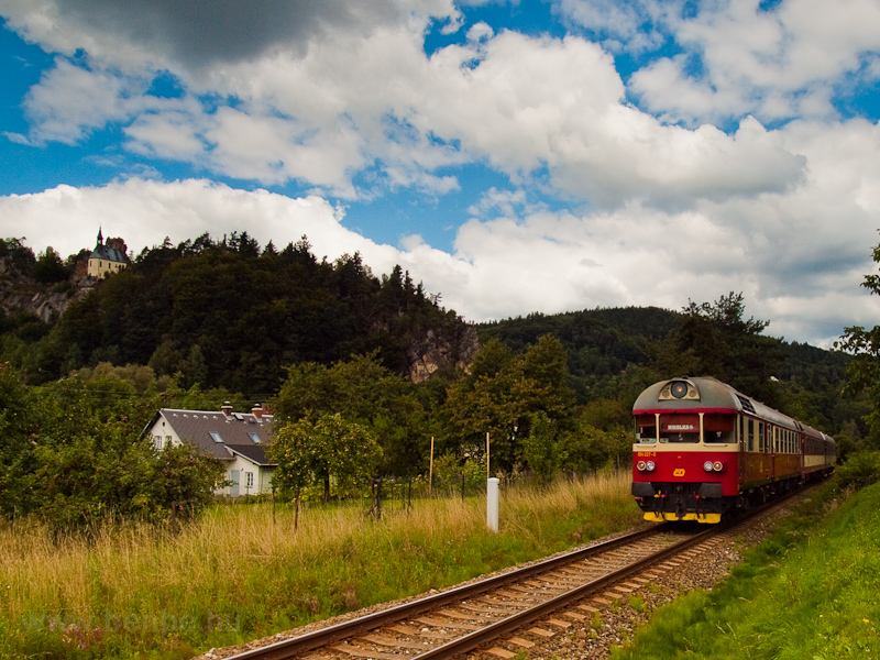 The ČD 854 027-0 seen  photo