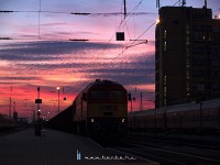 The M62 057 waiting at Pcs station with a 2040 tons train