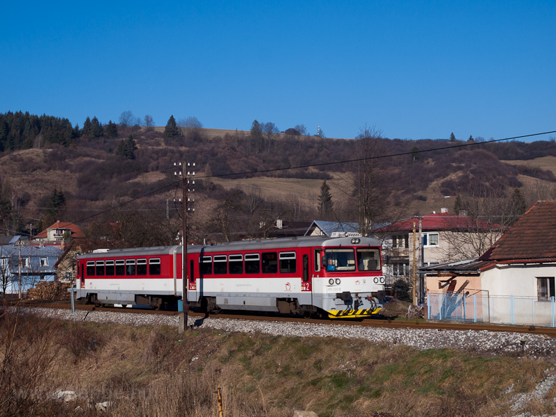 A ŽSSK 813 033-2 Podbj fot