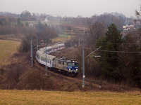 The PKP InterCity EU07 302 seen between Stryszw and Zembrzyce