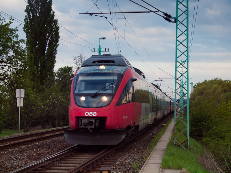 The ÖBB 4124 005-2 seen at  photo