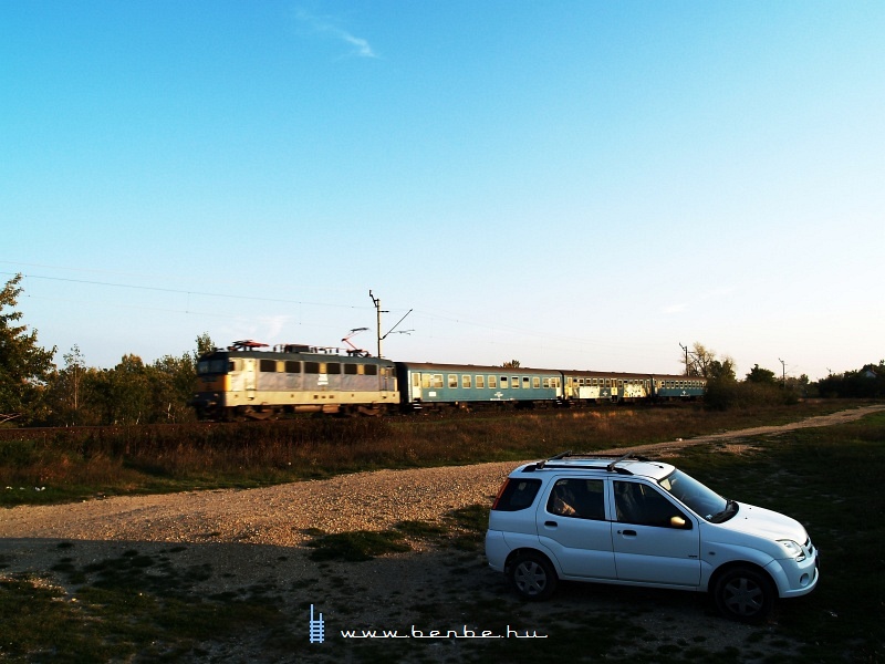 A fast train between Dlegyhza and Dunavarsny photo