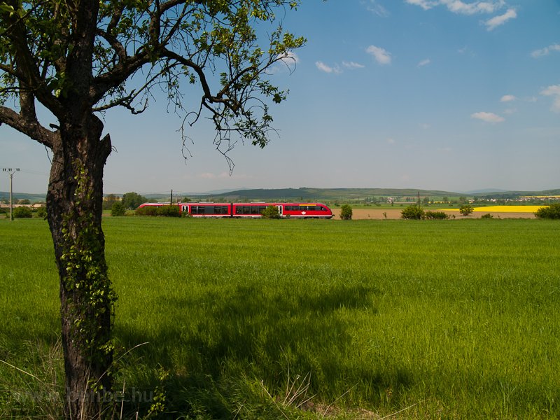 A 6342 011-1 plyaszm Desiro motorvonat Kalonda s Rapp kztt, Szlovkiban fot