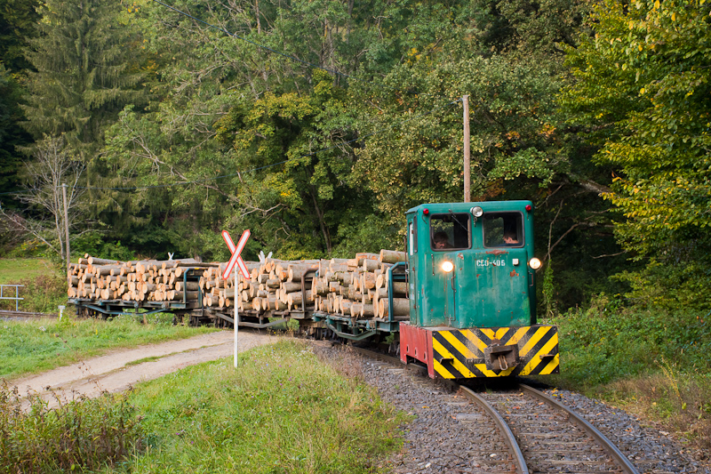 The Csmdri Erdei Vast C50 405 seen between Trszneki elgazs and Kmahza photo