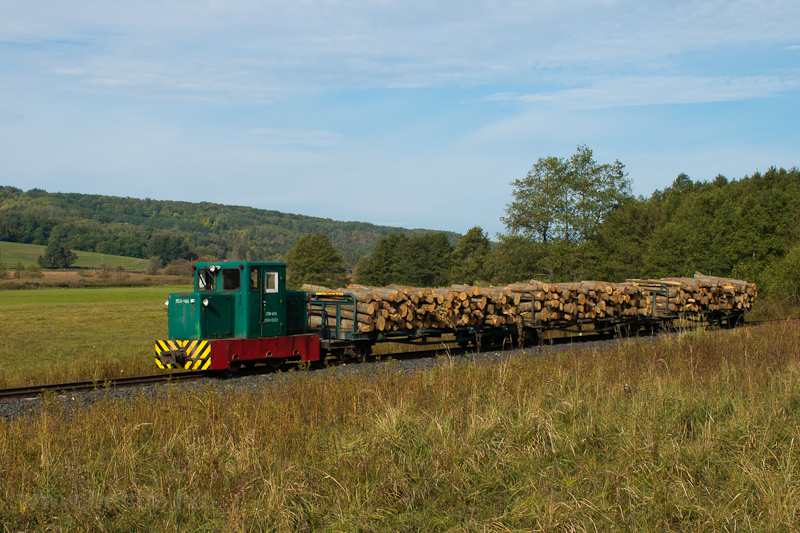 The Csmdri Erdei Vast C50 405 seen between Nyrlakos and Bnokszentgyrgyi elgazs (Vznyom) photo