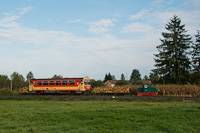 The MV-START 117  281 seen between Lenti and Csmdr-Pka, and the Csmdri Erdei Vast C50-405 seen between Ikldbrdőcei temető and Csmdr EV