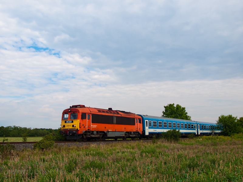 The MV-TR 418 301 seen between lbő-Alsszeleste and Porpc photo