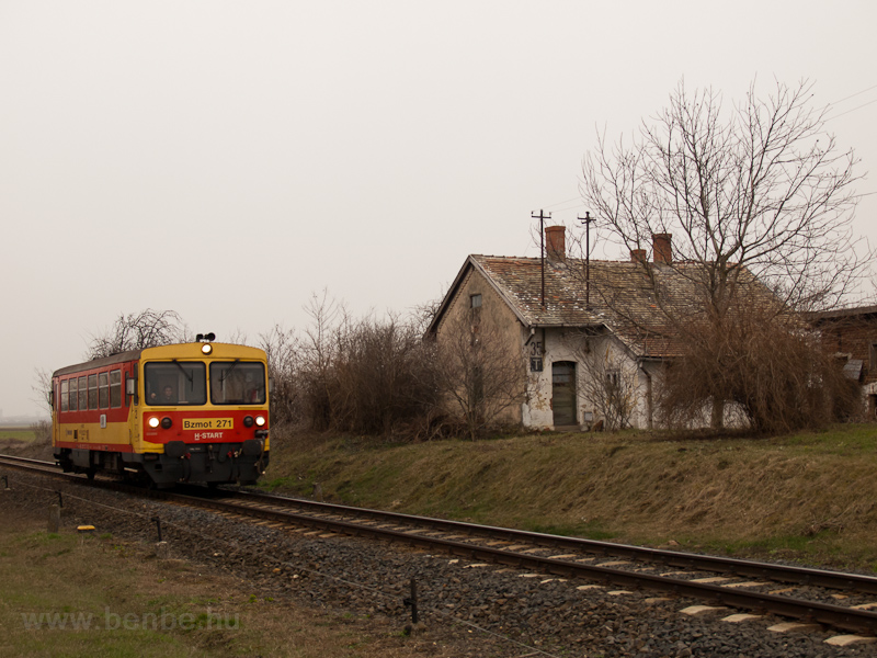 A MV-START Bzmot 271 Ppa s Mezőlak kztt fot