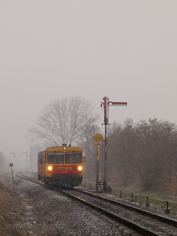 A MV-START Bzmot 163 Mezőlak s Ppa kztt fot