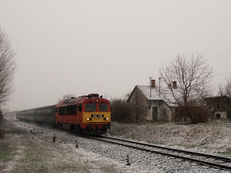 A MV-TR 418 315 Ppa s Mezőlak kztt fot