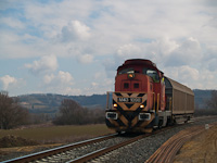 The M43 1098 is seen arriving from a local freight from Nagykapornak at Zalaszentiván