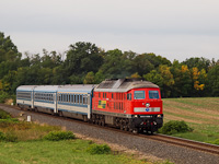 The GYSEV 651 008-0 seen between Psfa and Hegyfalu