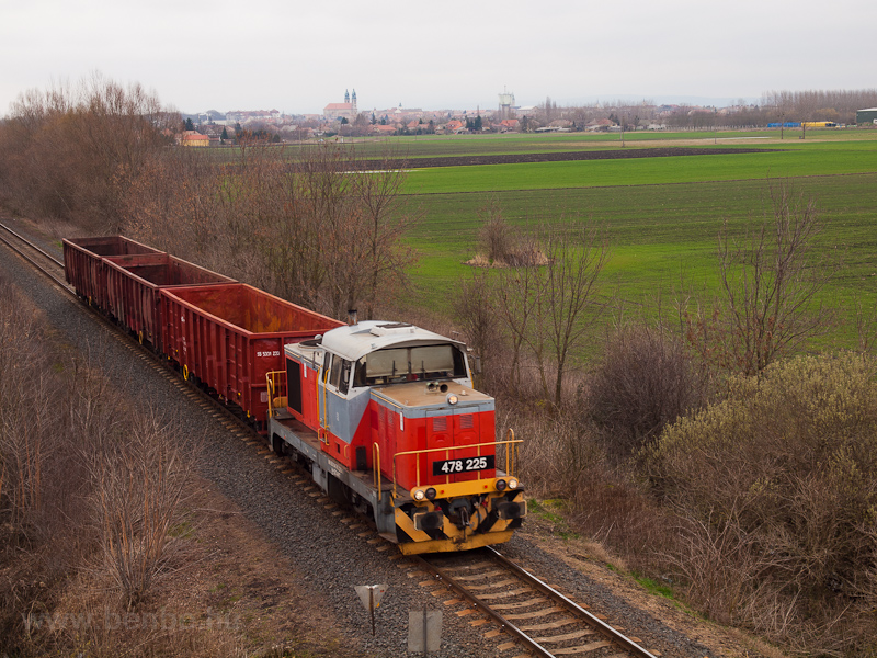 A MV-START 478 225 Ppa s Mezőlak kztt a Celldmlkre tart res tolats tehervonattal fot