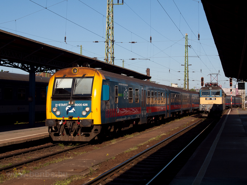 A MV-START 8005 426 s a 431 153 Budapest-Keleti plyaudvaron fot