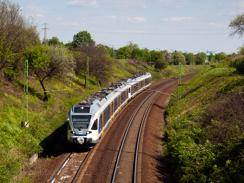 The MV-START 415 080 seen  photo