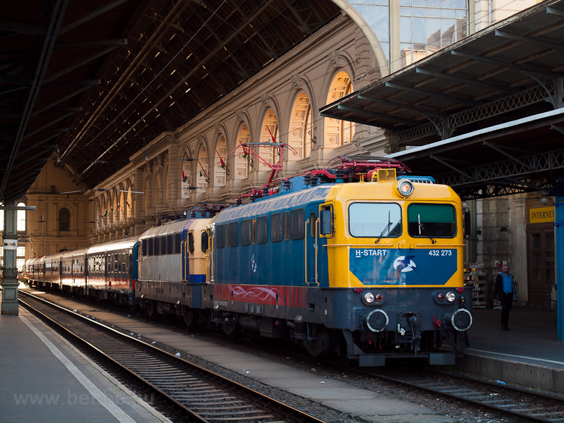 A MV-START 432 273 Budapest-Keleti plyaudvaron fot