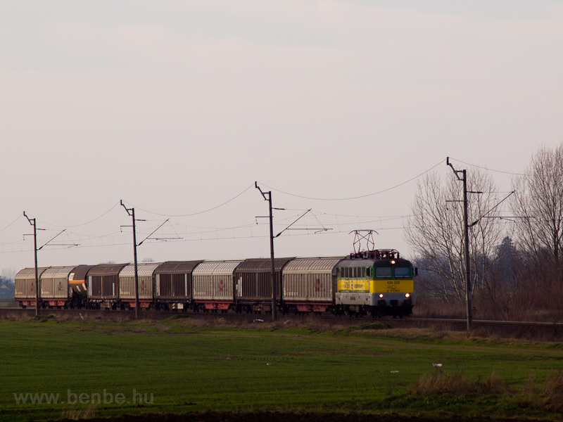 The GYSEV 430 335 seen between Fard and Csorna photo