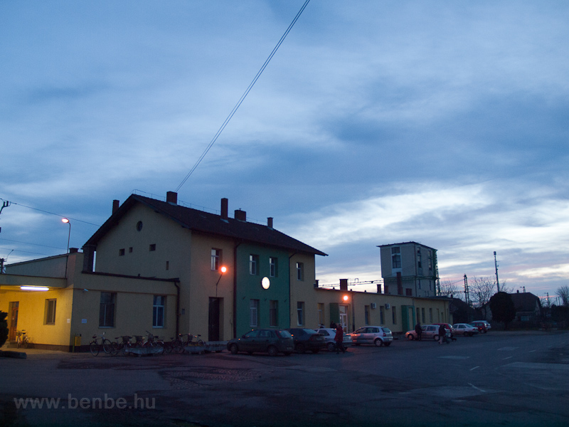 The station building at Cso photo