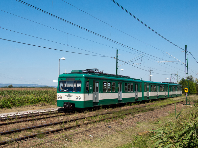 The BHV MX 863 seen between Szigethalom and Szigethalom als photo