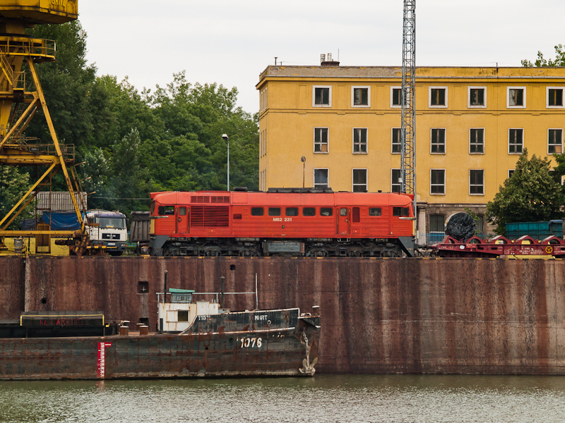 A MV-TR M62 231 Dunajvros-Kiktő llomson fot