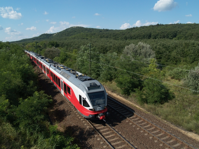 5341 040-4 Szárnál fotó