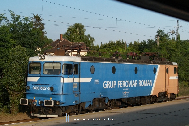 A Grup Feroviar Roman (GFR) Train-Hungary ltal zmeletetett 0400 682-5 plyaszm Csaurusza Biatorbgy llomson fot