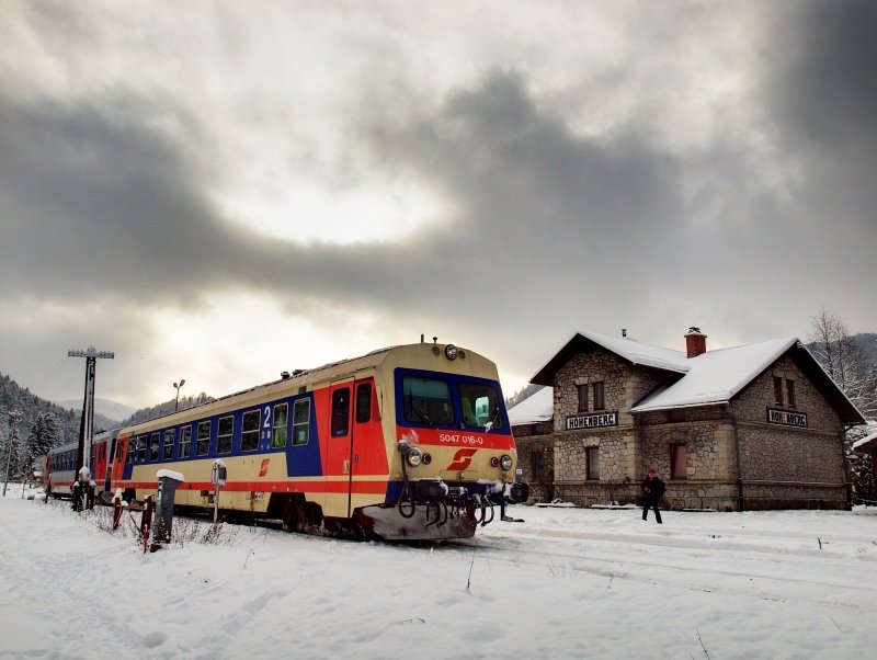 A Jaffa-sznű BB 5047 016-0 Hohenberg llomson fot