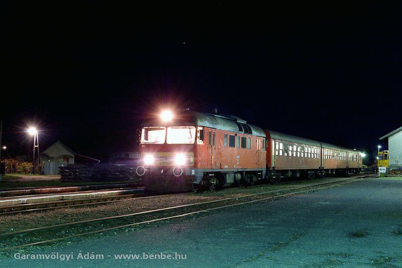 The MDmot 3022 at Srnd by night photo
