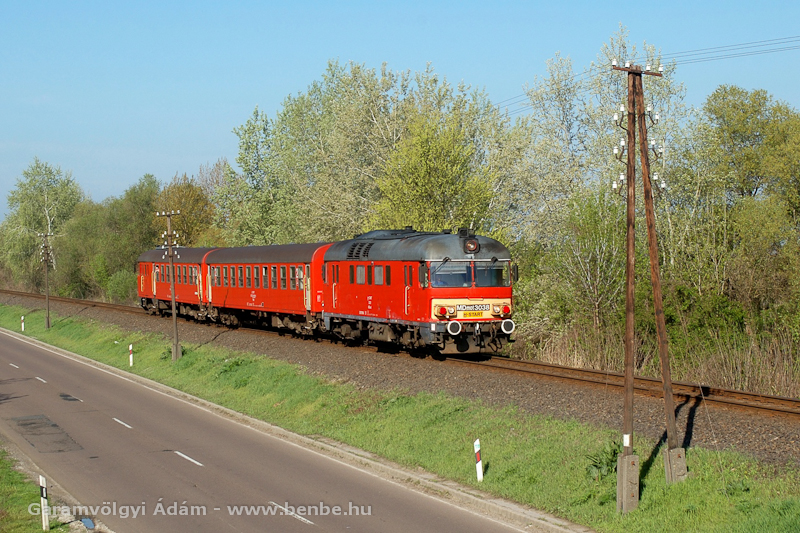 MDmot 3038 Poroszl s Tiszafred kztt, a Tisza-t tltsn fot