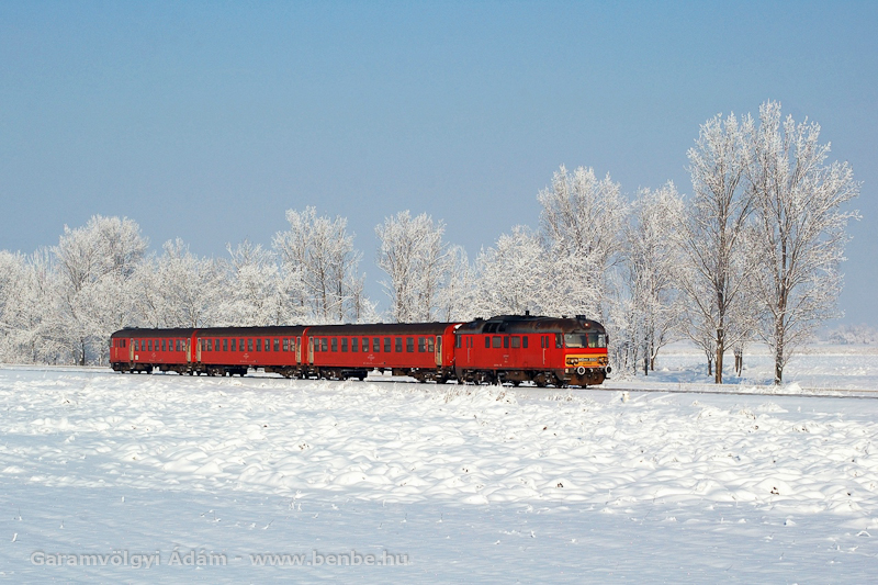 Az MDmot 3003-Btx 016 motorvonat Tiszaszentimre s Pusztakettős kztt a trains.hu bcsvonatozson fot